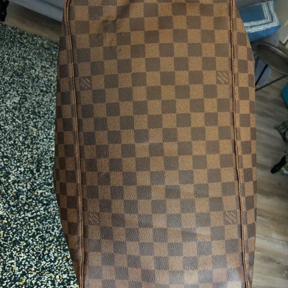 GREAT Deal! Authentic LV Neverfull GM - Picture 3 of 8